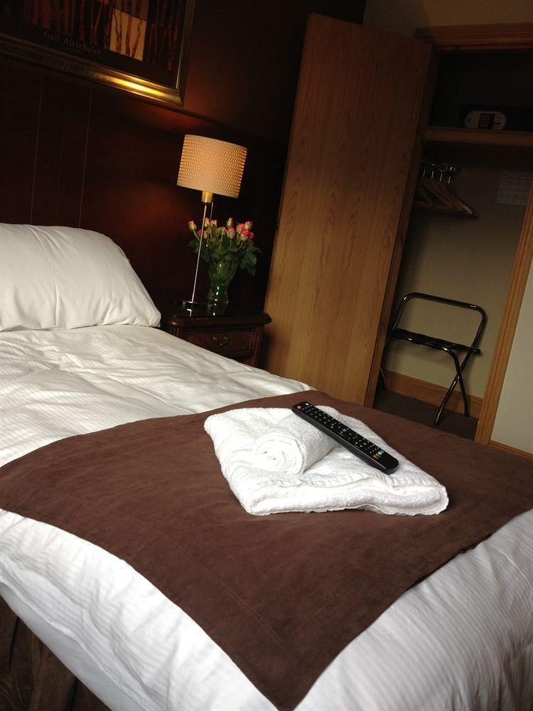 Ashford Court Boutique Hotel Ennis Exteriör bild