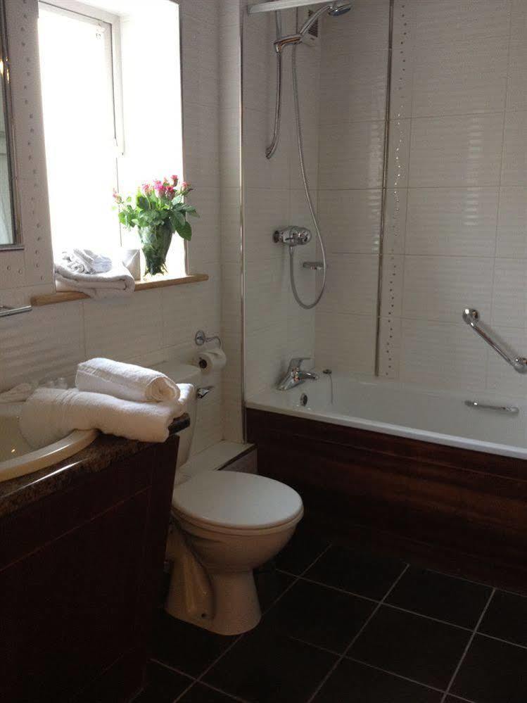 Ashford Court Boutique Hotel Ennis Exteriör bild